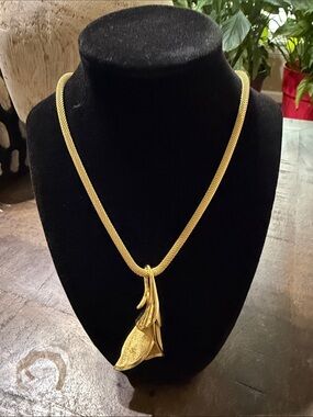 EUC ✨ STUNNING Vintage GIVENCHY Paris New York Statement Necklace ✨
